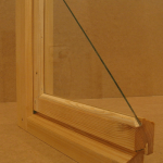 деревянная рама на балкон с одинарным стеклом