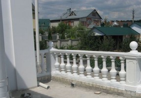 ограда из бетона для балкона