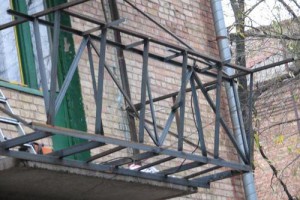 Выносное остекление балкона, как и почём