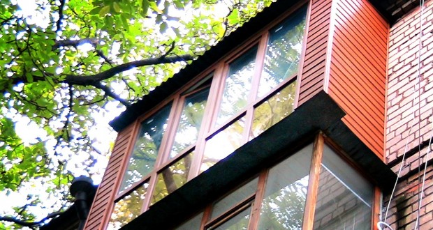 Варианты остекления балконов – выбирайте подходящий по цене и комфорту