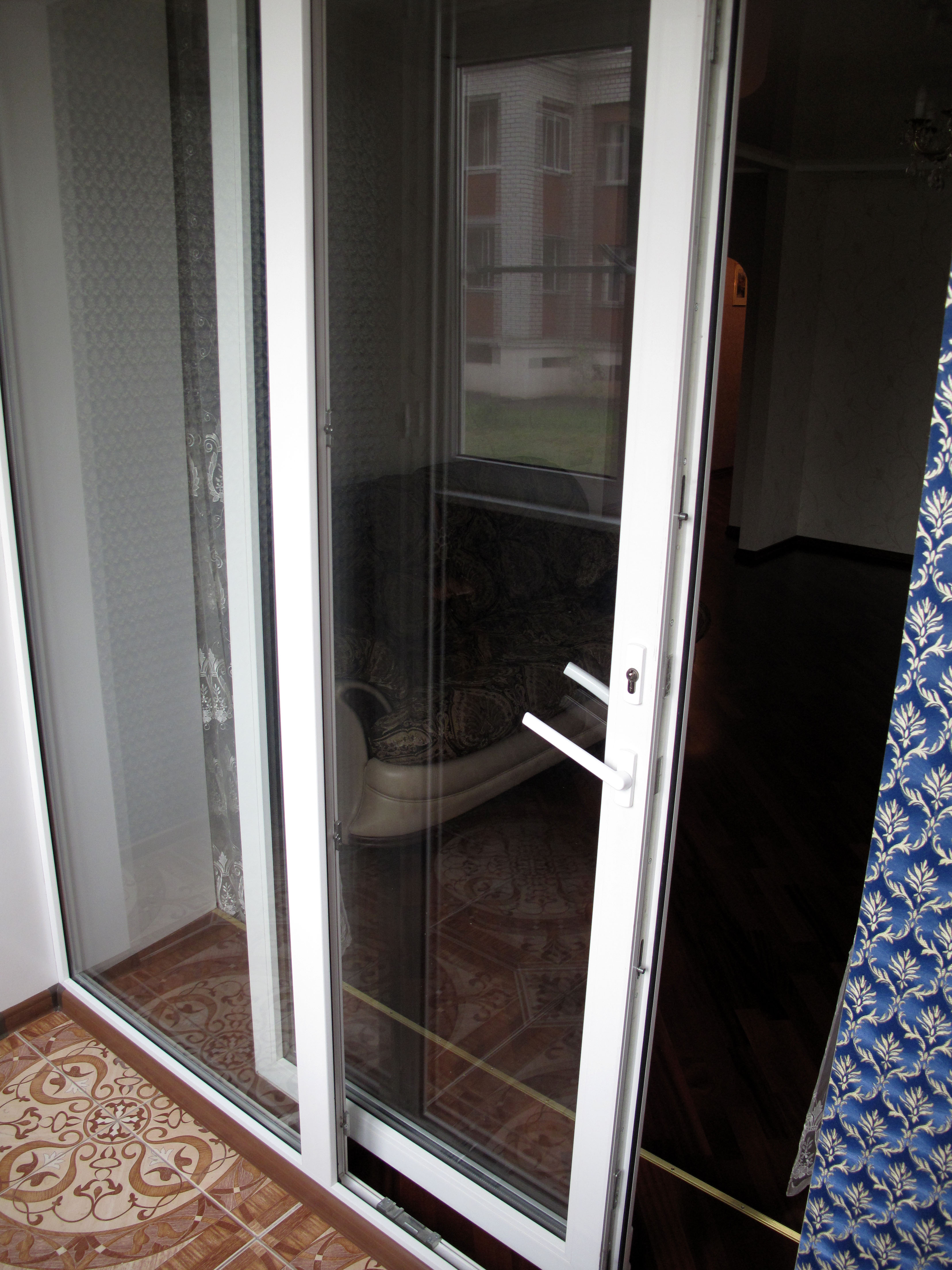 Примеры застекления балконов и лоджий окнами Slidors