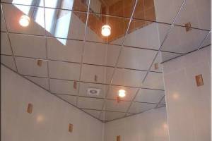 Потолок с эффектом зеркальности
