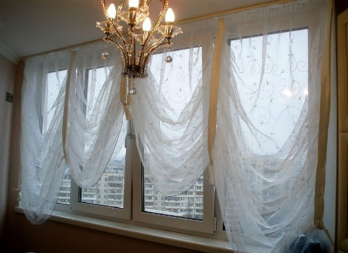 Как выбрать или пошить шторы на балкон
