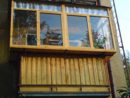 Деревянные окна для балконов